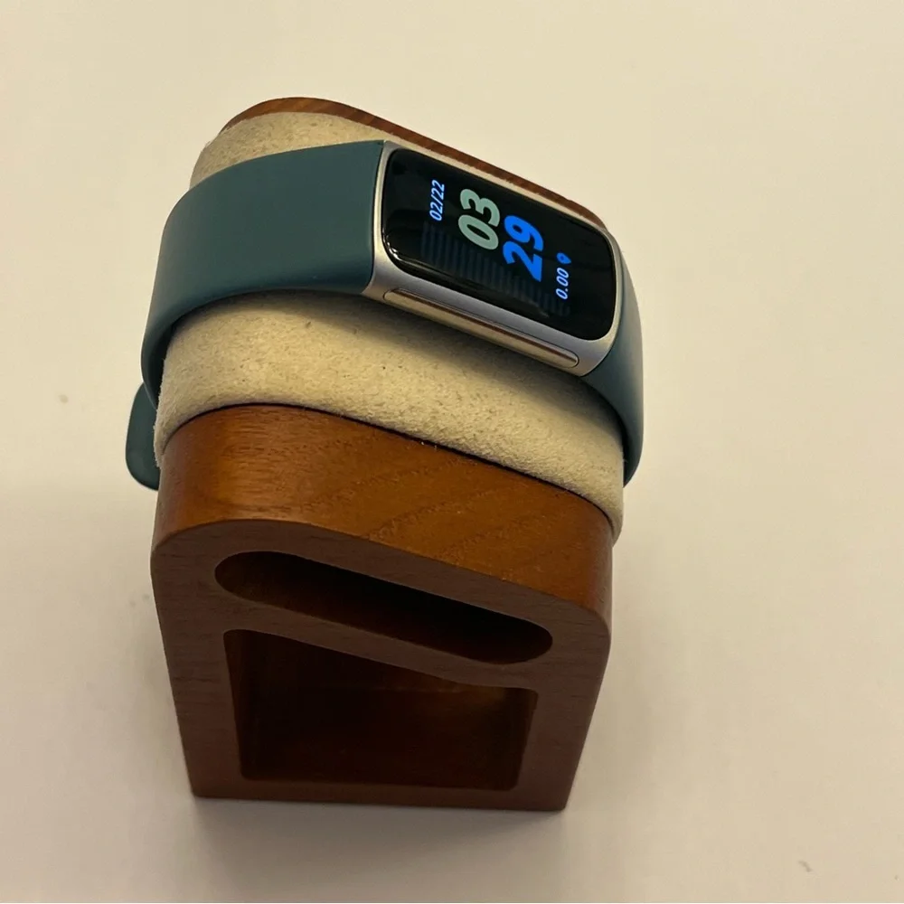 Fitbit charge 5 (tested, Charger included, blue‎ and silver)
